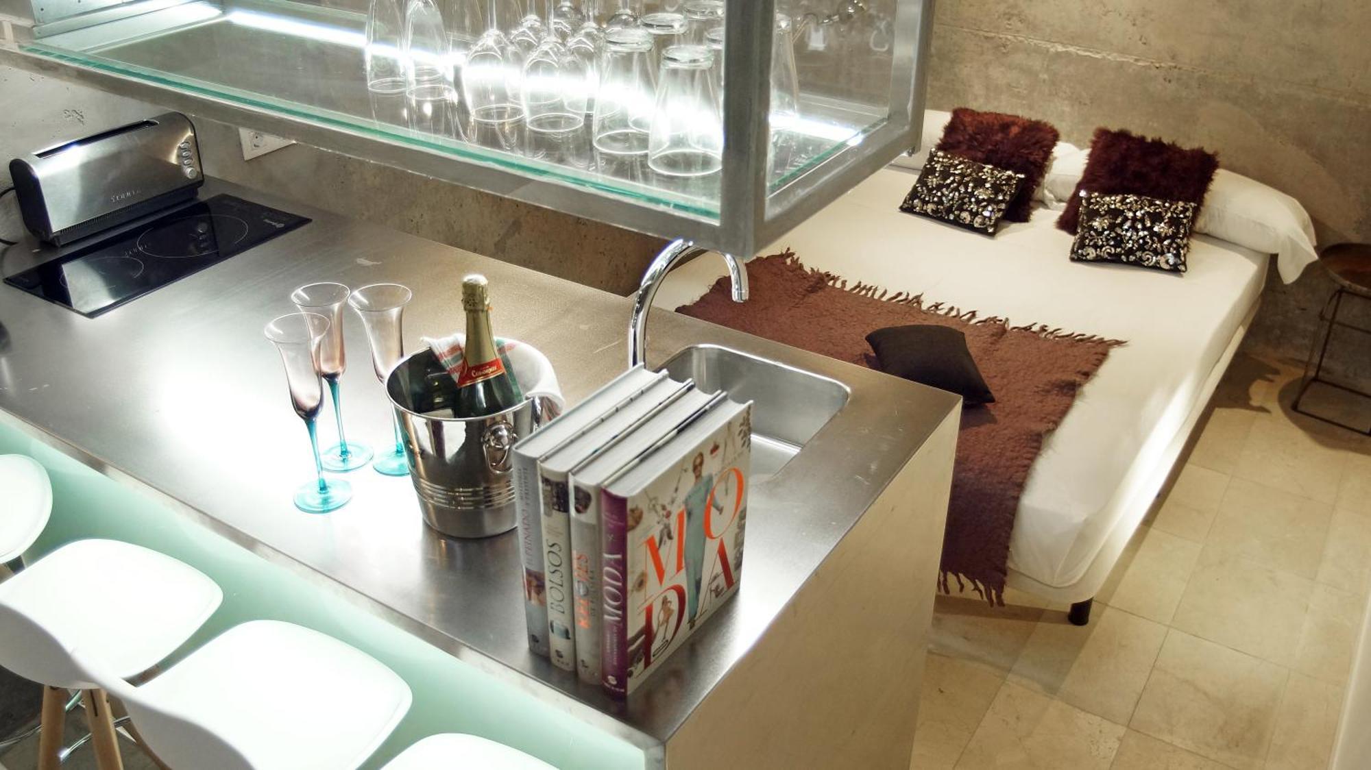 My Space Emirates - Fully Equipped Apartments Near The Beach With Shared Pool Barcelona Room photo