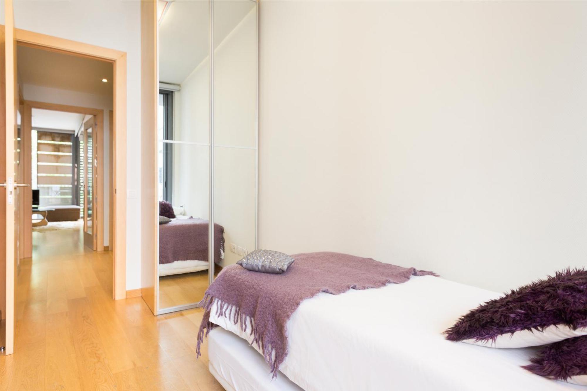 My Space Emirates - Fully Equipped Apartments Near The Beach With Shared Pool Barcelona Exterior photo
