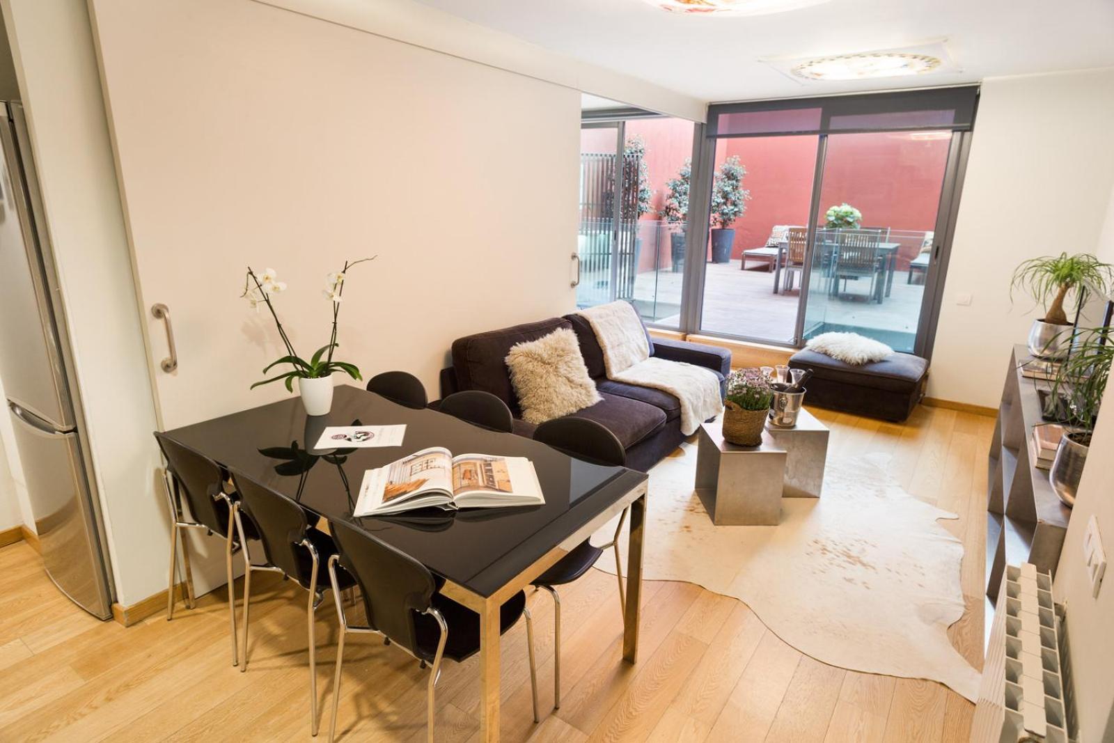 My Space Emirates - Fully Equipped Apartments Near The Beach With Shared Pool Barcelona Exterior photo
